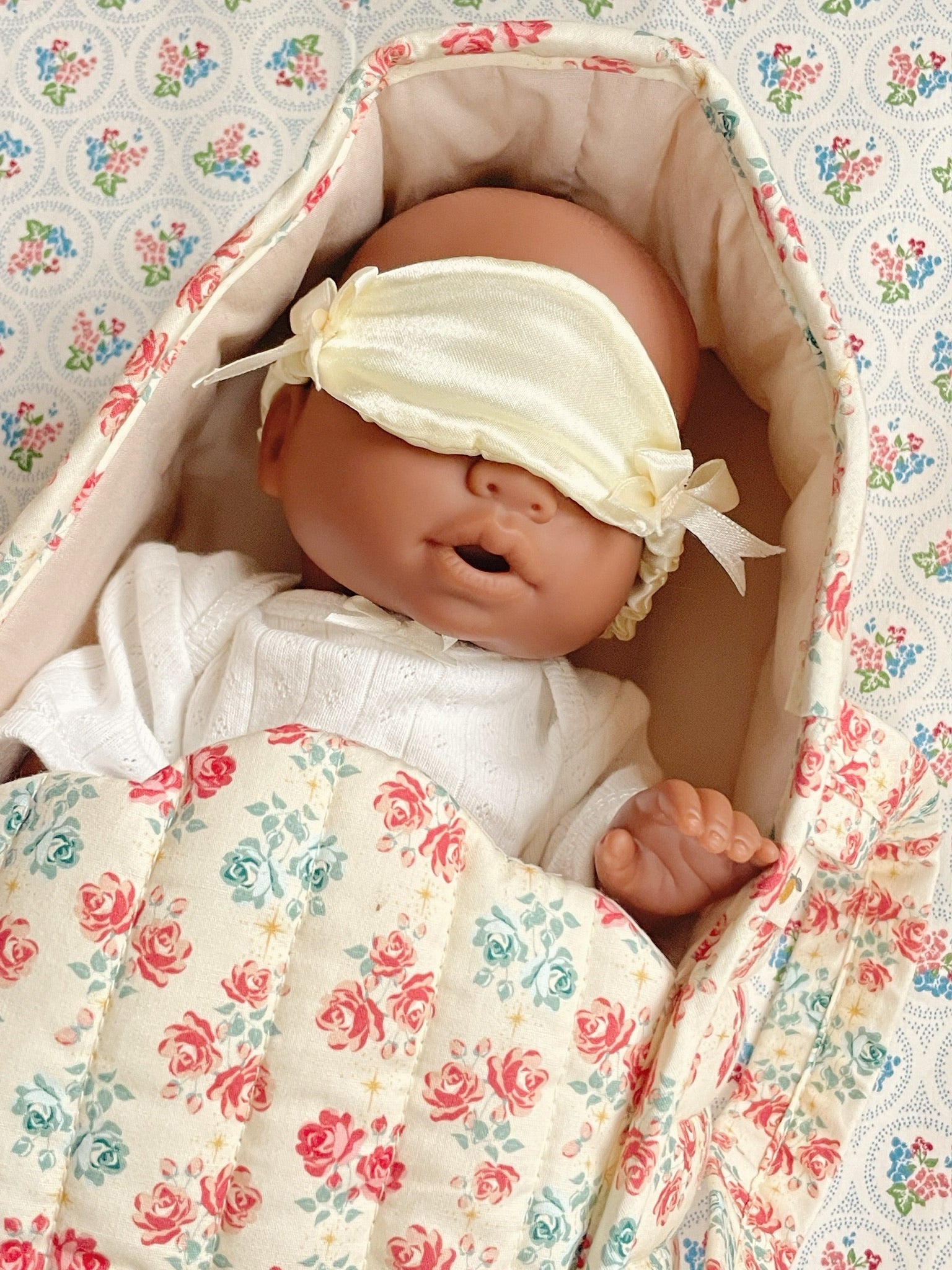 Lea pop met babynestje
