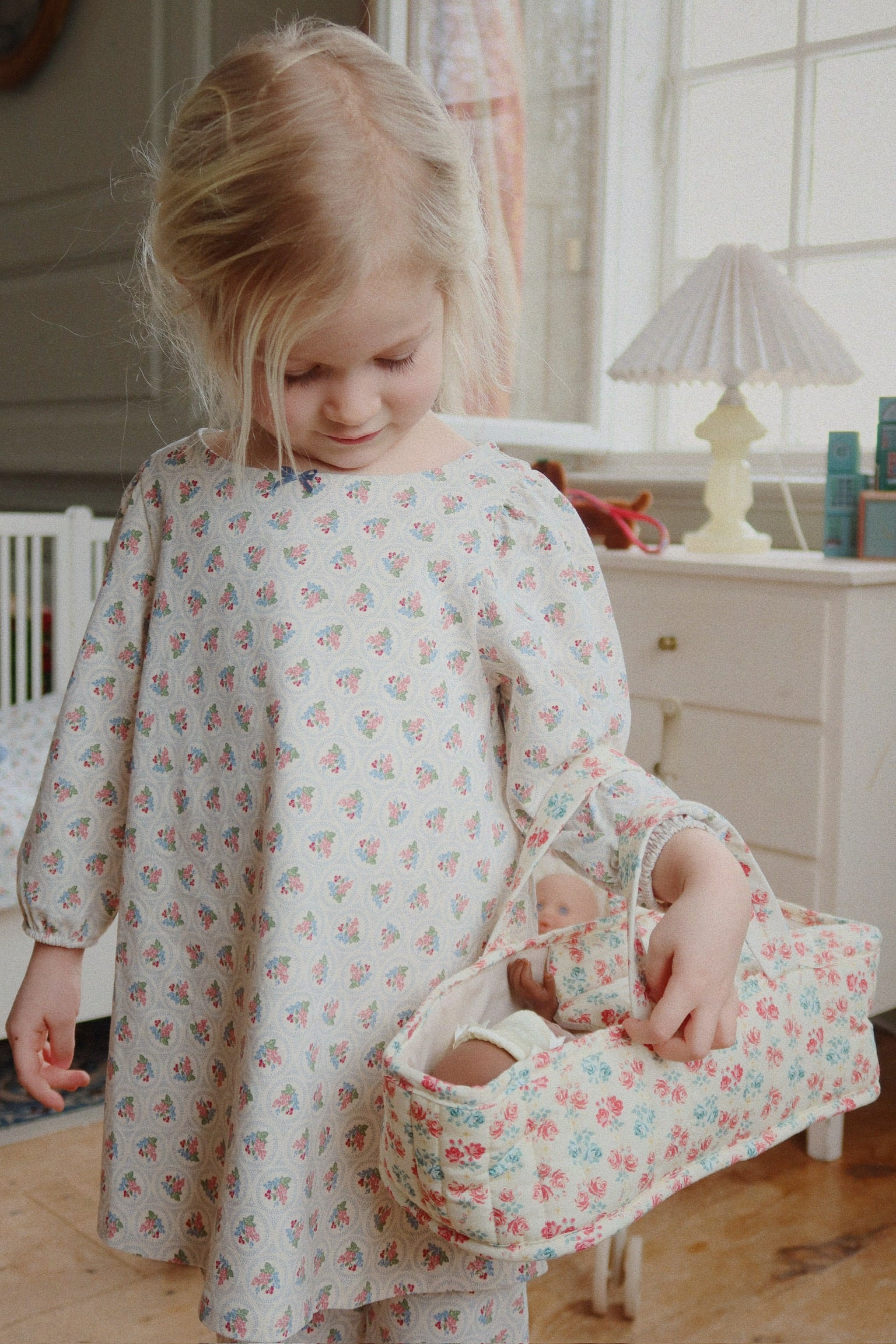 Lea pop met babynestje
