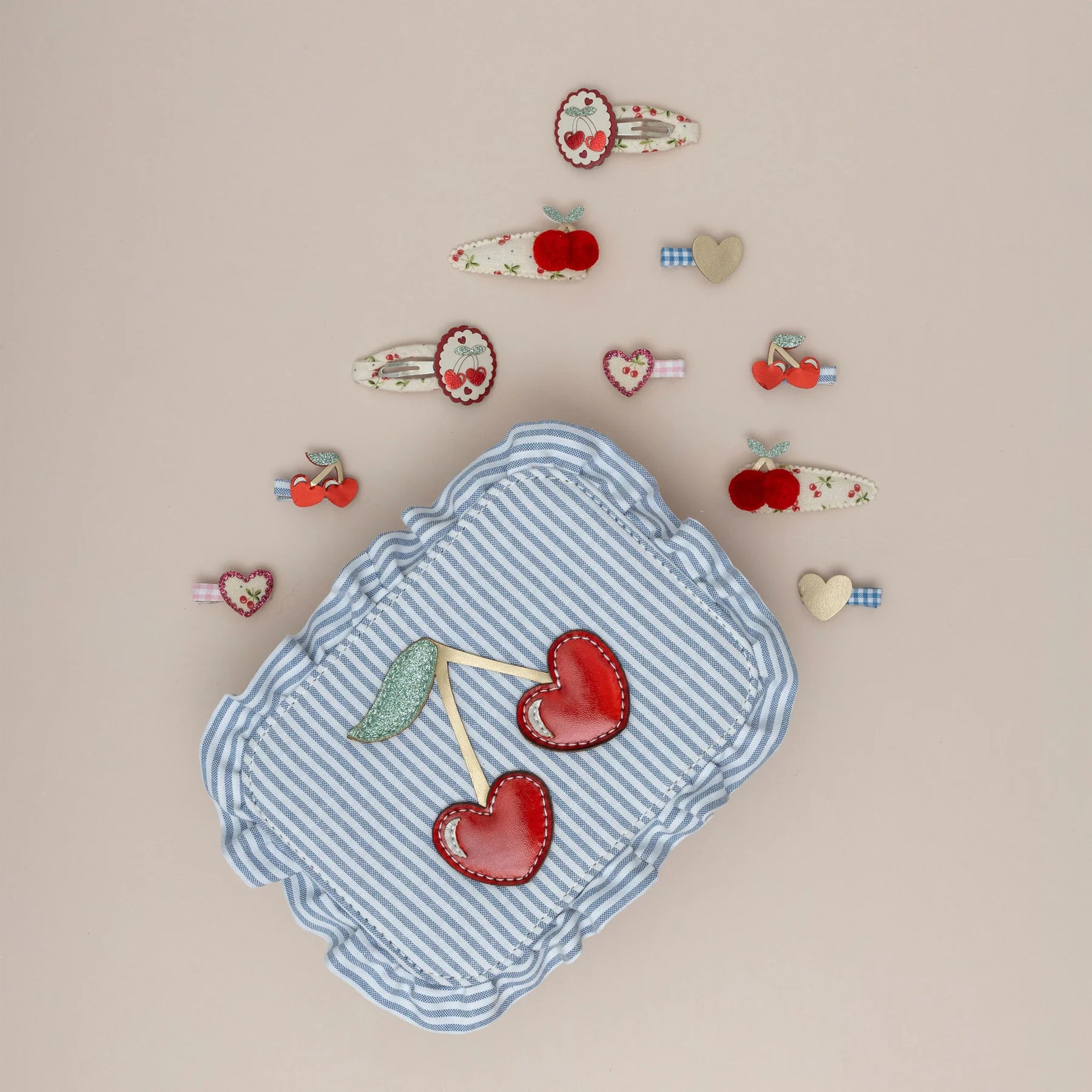 2-pack Scallop Framed Cherries