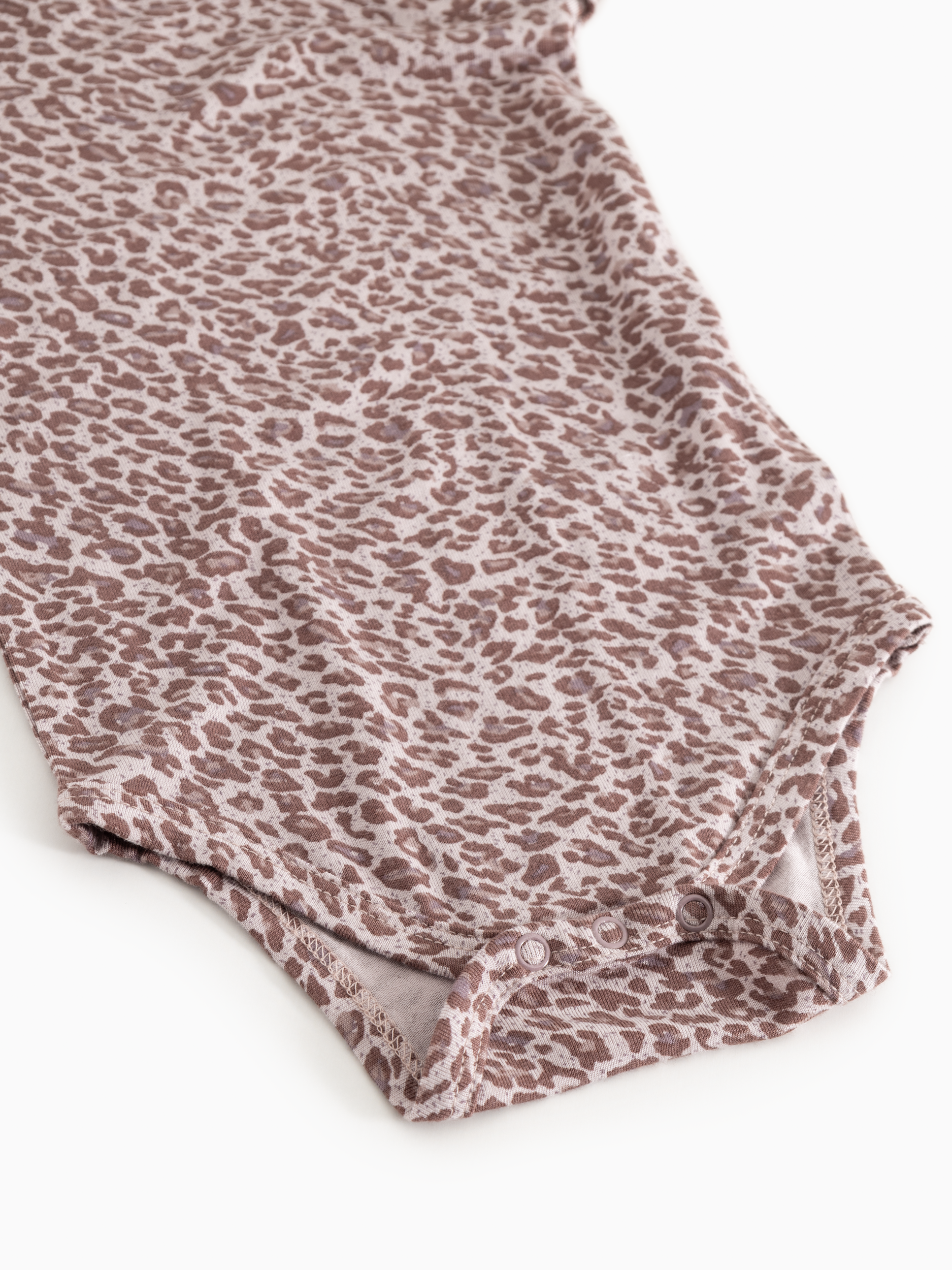 Leo Romper