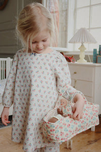 Lea pop met babynestje